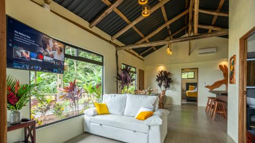 Penas Blancas House | Tranquil Rainforest Retreat with Pool and Spa Amenities