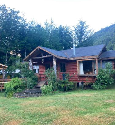 Pucon Ski Chalet | Pet-Friendly Cabañas Cordillera Rio Blanco with Hot Tub