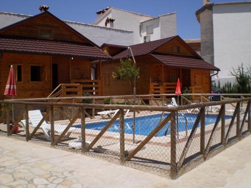 Arroyo Frio Resort | Cozy Cabañas de Madera El Rinconcillo with Oceanfront Pool
