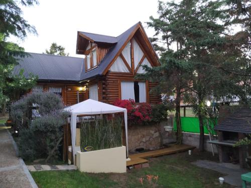 Ostende House | Family-Friendly Cabañas del Athuel with Hot Tub & Breakfast
