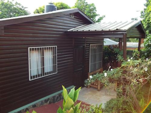 Puerto Iguazu Cabin | Pet-Friendly Getaway at Cabañas El Hornero with Pool