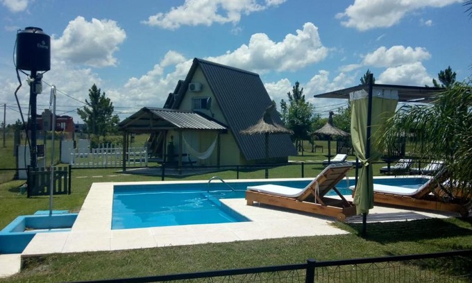 Mesopotamia Apartment | Family-Friendly Cabañas El Rincon with Pool & Breakfast