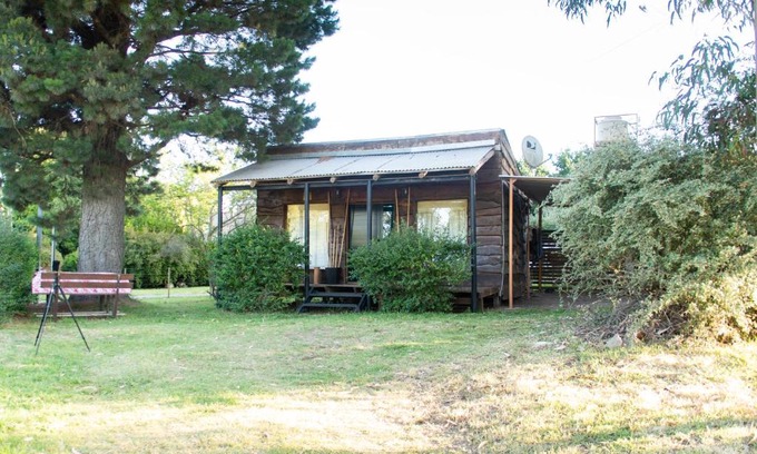 Tandil Cabin | Pet-Friendly Retreat at Cabañas El Viejo Sauce - 10/10 Rating
