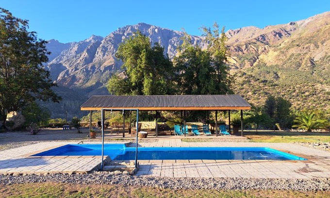 San Gabriel Cabin | Pet-Friendly Cabañas Emporio de la Meme with Pool Access