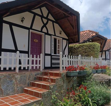 La Colonia Tovar House | Cozy Cabañas Hessen - Ideal Getaway for Two in Colonia Tovar
