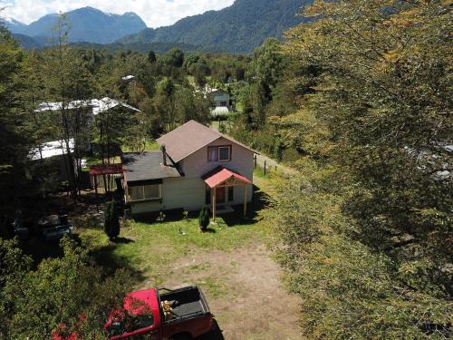 Puelo Ski Chalet | Inviting Cabañas Jade: Pet-Friendly Retreat with Hot Tub