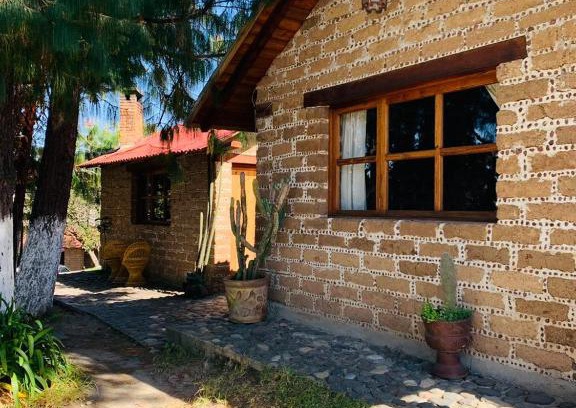 Huasca De Ocampo Hotel | Discover Cabañas Los Cactus: Pet-Friendly Getaway with 9.3/10