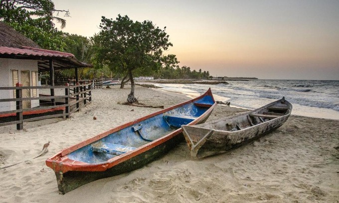San Antero House | Oceanfront Cabañas Los Juanchos with Fireplace & 9/10 Rating