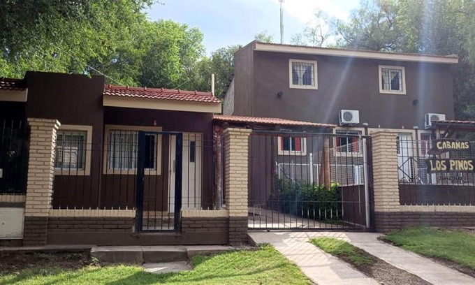 Potrero de los Funes Cabin | Cozy Cabañas Los Pinos: Pet-Friendly Retreat with Pool