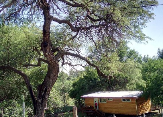 Villa Los Aromos Apartment | Pet-Friendly Cabañas Piedras del Xanaes by the River