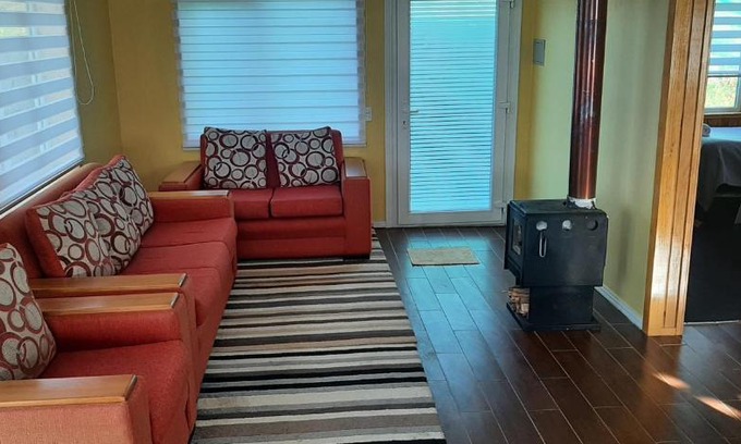 Puerto Varas House | Pet-Friendly Cabañas Quimantu with Pool & Hot Tub