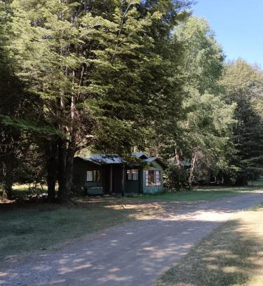 Melipeuco House | Pet-Friendly Cabañas Río Colorado with Pool for Families