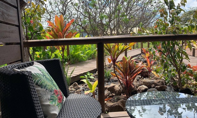 Hanga Roa Cabin | Idyllic Cabañas Raupa: Oceanfront Retreat with Spa Access
