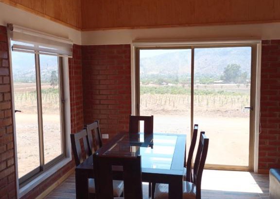 La Ligua House | Relaxing Cabaña de campo: Pet-Friendly with Hot Tub