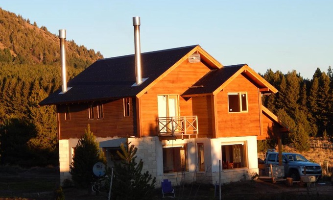 Meliquina Cabin | Family-Friendly Cabañas Wenuray with 9/10 Guest Rating