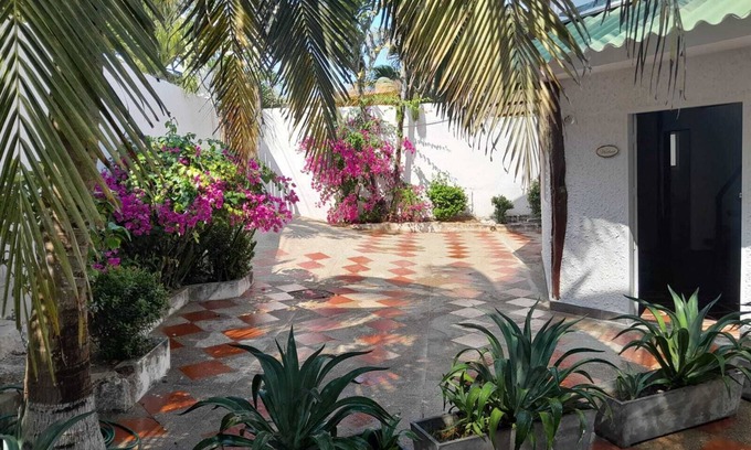 Santa Veronica Ski Chalet | Cabañita near Patio Español beach "ideal for uncomplicated travelers".