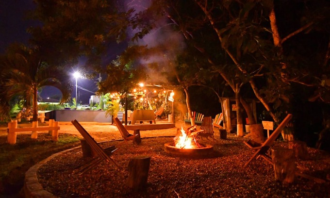 Gracias Cabin | Pet-Friendly Escape at Cabañita Villa de Ada with Pool