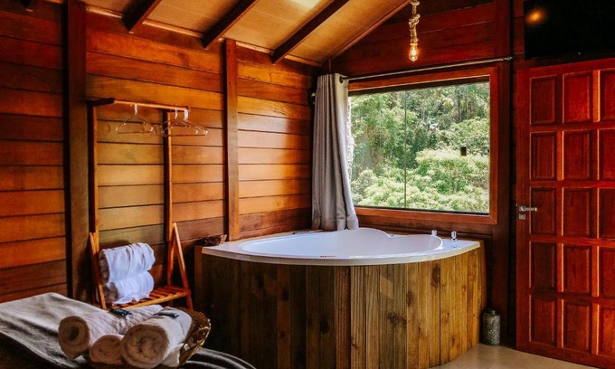 Domingos Martins House | Relax at Cabana Canário with Family-Friendly Amenities