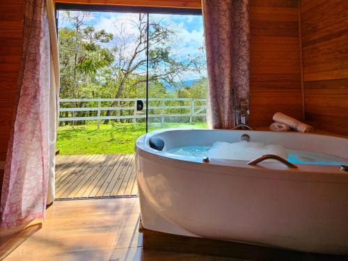 Bom Retiro House | Pet-Friendly Retreat at Cabana na Serra Catarinense - 4 Star