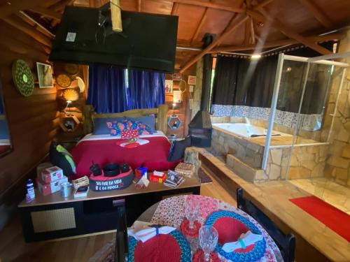 Santo Antonio do Pinhal House | Explore Cabana Dentro da Floresta - 4-Star Pet-Friendly Retreat