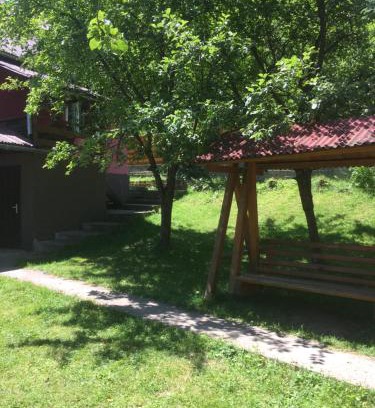Garda de Sus House | Kid-Friendly Getaway at Cabana Felyviss - Rated 8.6/10