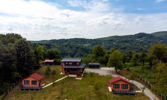Pausesti-Maglasi Cabin | Unforgettable Cabana lui Matei with Hot Tub & 10/10 Rating