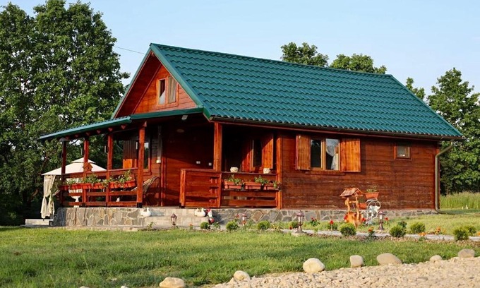 Satulung House | Guest Rated 10/10 at Cabana MADLUK with Hot Tub & Kitchen