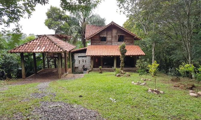 Praia Grande Ski Chalet | Unforgettable Cabana no Itaimbezinho with Hot Tub Access