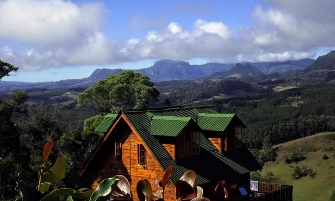 Alfredo Wagner Ski Chalet | Unforgettable Stay at Cabana Refúgio da Serra - Rated 9.9/10