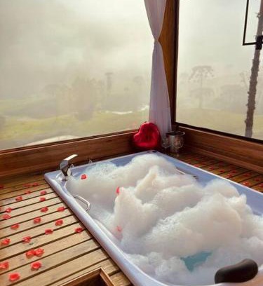 Bom Retiro House | Romantic Cabana with Ocean View & Pool in Bom Retiro