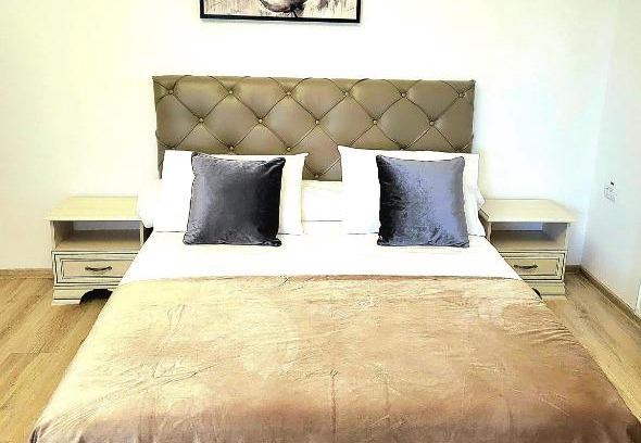 Ipotesti House | Inviting Cabana Stejarul: Pet-Friendly with Breakfast Included