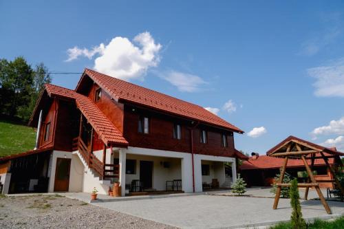 Sita Buzaului House | Discover CABANA VALEA POPII: Pet & Child Friendly Retreat