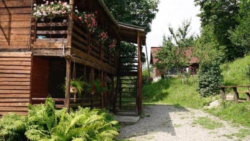 Sugau Cabin | Discover Cabana Victor: Highly Rated Family-Friendly Stay