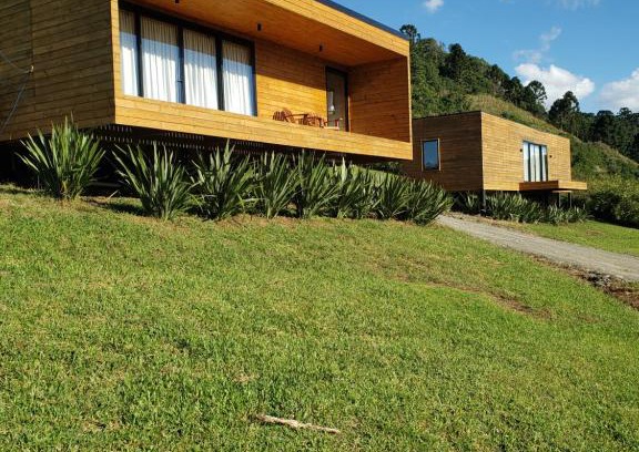 Urubici House | Family-Friendly Cabanas do Parapente with Hot Tub & High Rating