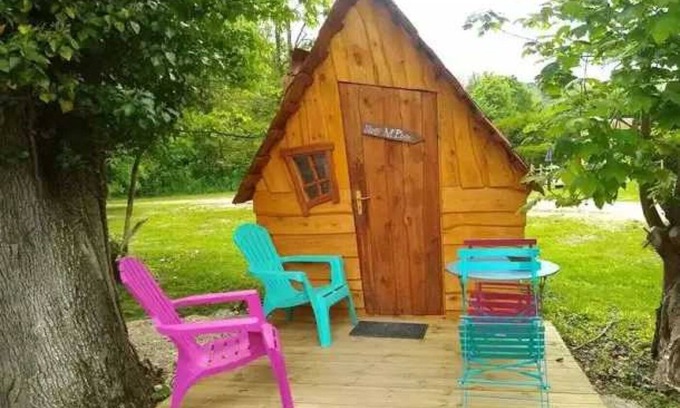 Bar-sur-Aube Cabin | Relaxing Cabane with Pool and Pet-Friendly Amenities