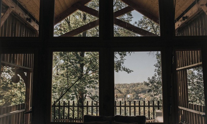 Vernay Cabin | Cabane de la Saône by Lyon Country House