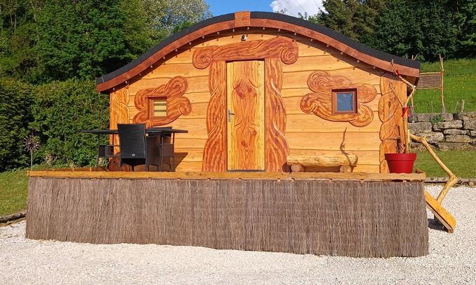 Amoncourt Cabin | Enchanting Cabane Féerique D'amoncourt with Kitchen & Family Amenities