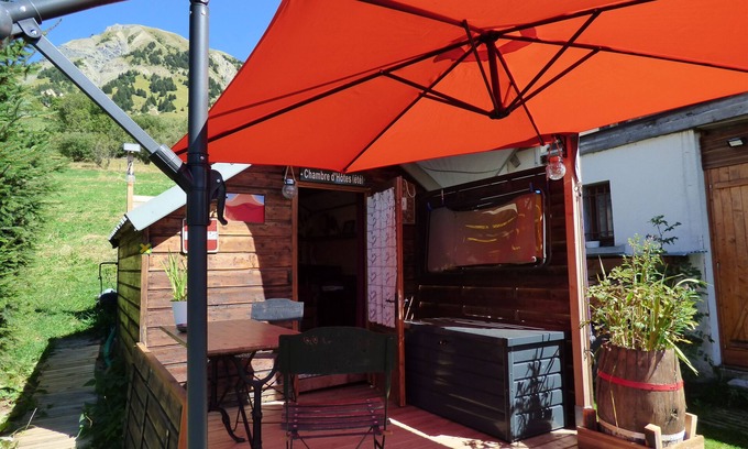 Saint-Jean-d'Arves Cabin | Cabane Face aux Glaciers (May>October) in wooded garden for 2 max, outdoor shower