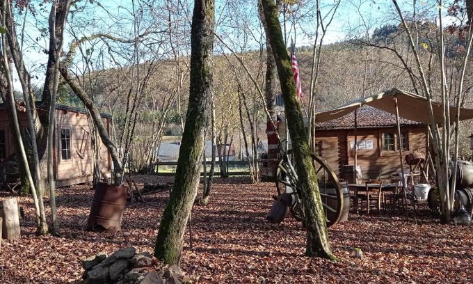Chardonnay Other | Discover Cabanes Nature Morvan: 9.2/10 with Hot Tub