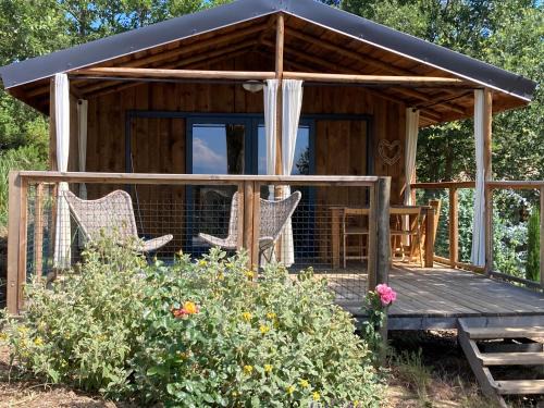 Villarzel-du-Razes Bed & Breakfast | Enchanting Cabanes Trésors de Campagne with Private Spas
