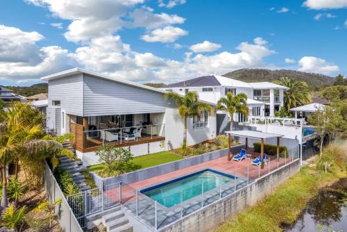 Bogangar House | Beachfront Cabarita Reef House with Pool and Family-Friendly Fun