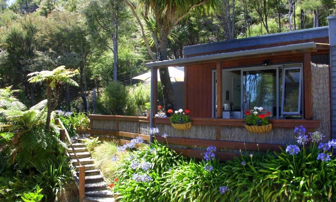 Parapara Ski Chalet | Exceptional Cabbage Tree Chalet: 4-Star Rated Getaway