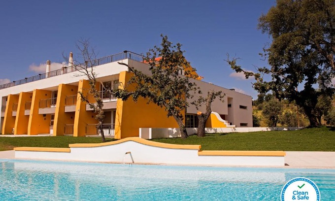 Portalegre House | Inviting Cabecas do Reguengo: Oceanfront Retreat with Pool
