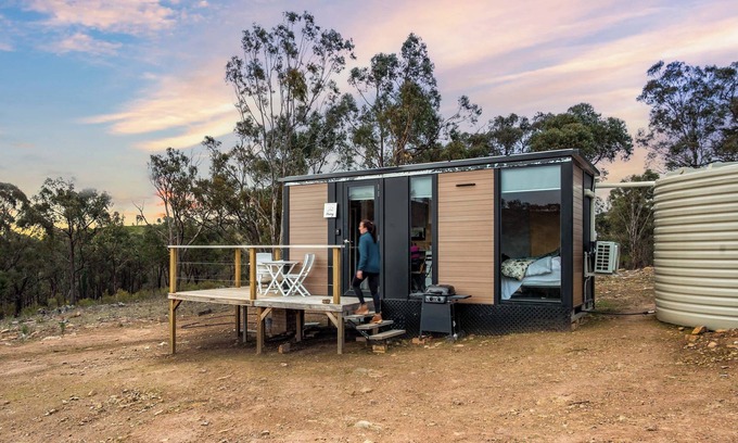 Windeyer House | Cozy Cabernet Tiny House with Kitchen Amenities Awaits You