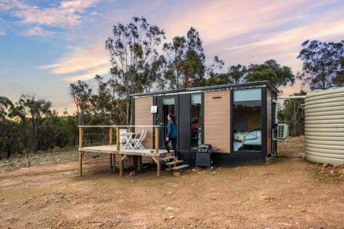 Windeyer House | Cozy Cabernet Tiny House: Perfect for Families, Rated 8.7