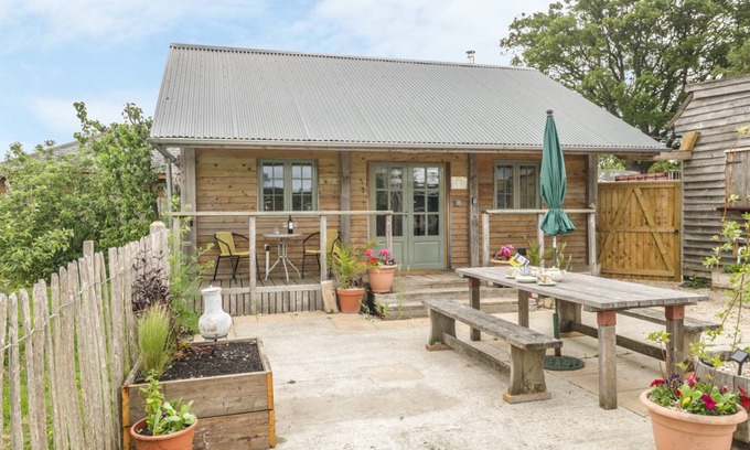 Blandford Forum Cottage | Cozy 90 m² Cottage for Your Perfect Getaway
