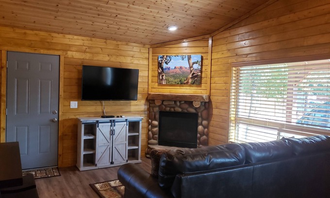 Pine Cabin | Remodeled Cabin #1: 2 Bedrooms, Full Kitchen & Breakfast