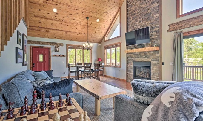 Nekoosa House | Beachside Retreat: Cabin 1 Mi to Sand Valley & Oceanfront