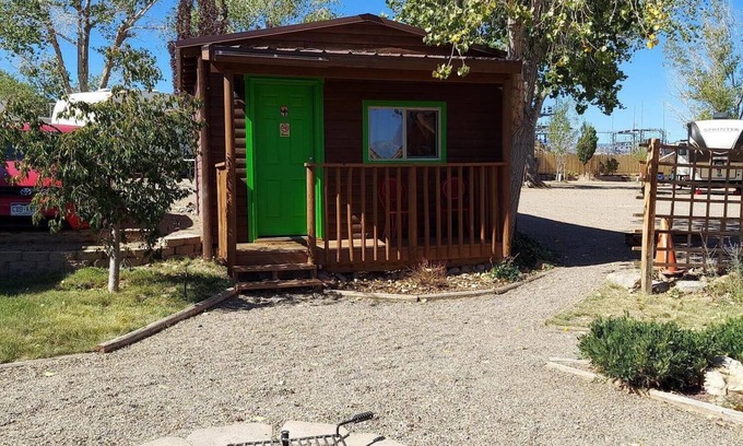 Escalante Cabin | Pet-Friendly Cactus Cabin with Ocean View and Kitchen