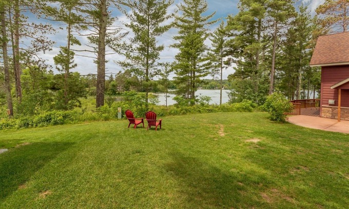 Walker Cabin | Cabin 106 - Open Loft/Modern, Clean, Comfortable
